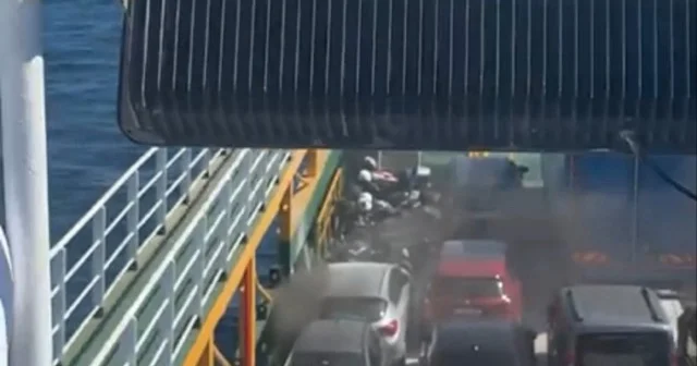 Marmara Adası açıklarında seyir halindeki feribotta yangın: Panik anları kamerada VİDEO İZLE