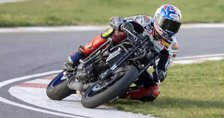 Toprak Razgatlıoğlu, İngiltere de superpole yarışını da kazandı!