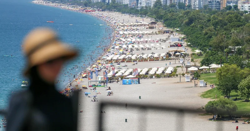 Antalya da yüksek nem ve sıcak bunalttı