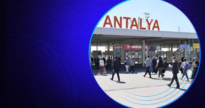 Bakan Ersoy açıkladı! Antalya ya 1 günde 100 bin yabancı turist geldi