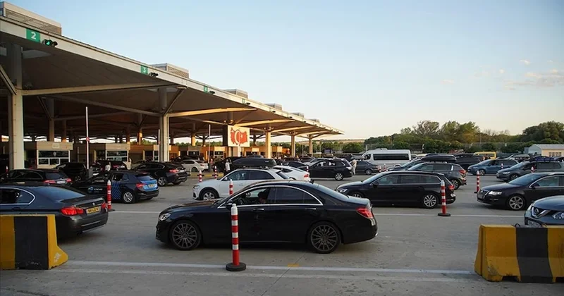 Gurbetçilerin sınır kapılarından yurda girişleri devam ediyor Sözcü Gazetesi