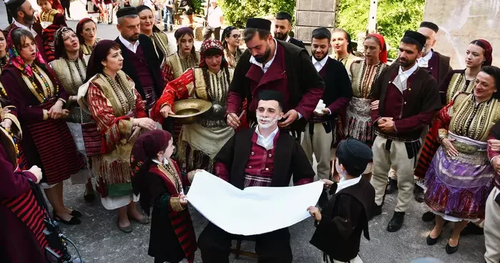 Kuzey Makedonya nın Galiçnik köyünde asırlık düğün geleneği yaşatılıyor