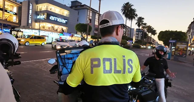 Alanya da denetimlerde 2 bin 140 sürücü ve yolcuya cezai işlem uygulandı Antalya Haberleri