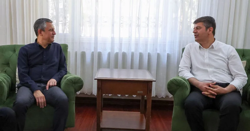 CHP Genel Başkanı Özel, Abdurrahman Tutdere yi evinde ziyaret etti Son dakika haberleri