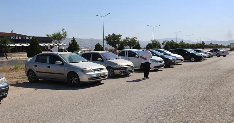 İkinci el oto pazarında araç çok, alıcı yok