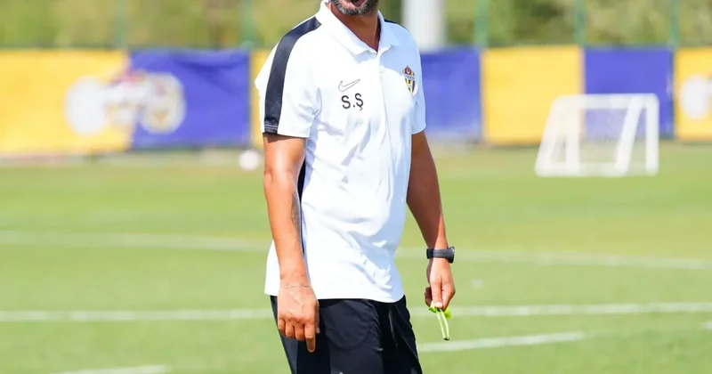 Selçuk Şahin Trabzonspor un yıldızını ikna etti: İmza atmak üzere
