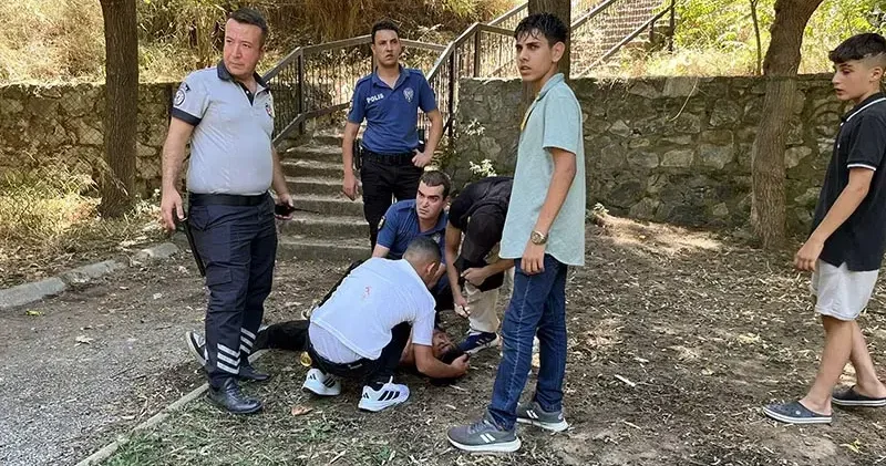 Kar maskeli saldırgan, 16 yaşındaki Ayhan ı kesici aletle başından yaraladı