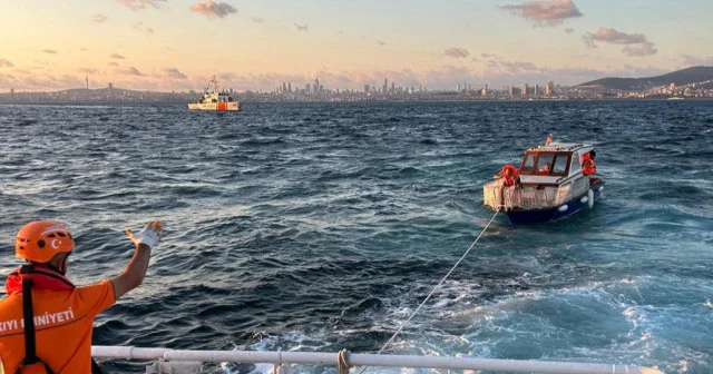 Heybeliada açıklarında sürüklenen tekne kurtarıldı İstanbul Haberleri