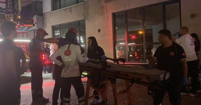 26 katlı binada yangın: Tahliyeler sürüyor
