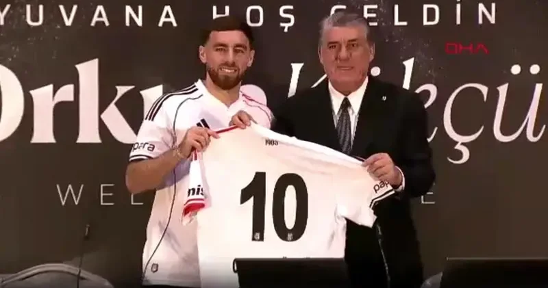 Orkun Kökçü, binlerce taraftarın önünde Beşiktaş’a imzayı attı