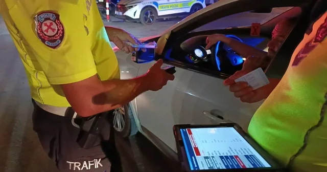 Adana da yapılan trafik denetiminde 98 sürücüye 596 bin TL para cezası kesildi Adana Haberleri