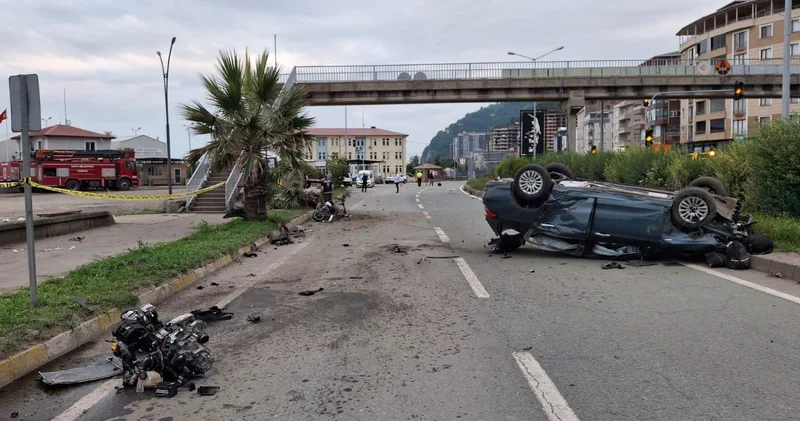 Artvin de otomobil ile motosikletin çarpıştığı kazada 2 kişi öldü