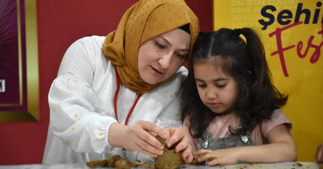 Van Kültür Yolu Festivali çocukları sanatla buluşturuyor Van Haberleri