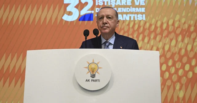 Cumhurbaşkanı Erdoğan dan Özgür Özel in ümmetçilik sözlerine tepki: Birbirimize kenetlenmemizin neresi yanlış be gafiller VİDEO İZLE
