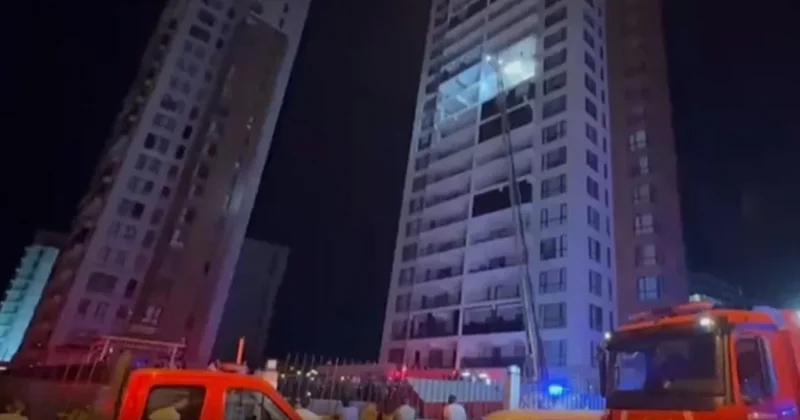 26 katlı binada korkutan yangın: Biri bebek 3 ölü, 39 yaralı Sözcü Gazetesi