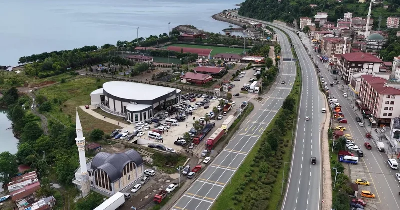 Rize de tırların oluşturduğu tehlikeli labirent!