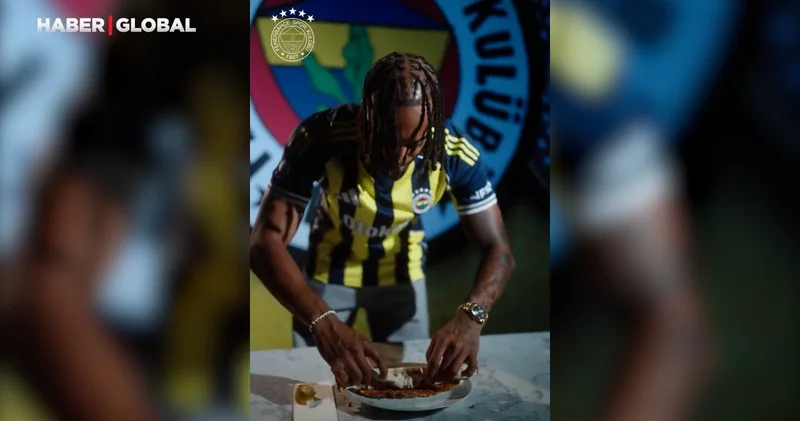 Fenerbahçe nin Archie Brown paylaşımı gündem oldu: Pizzayı bırakıp lahmacuna geldi