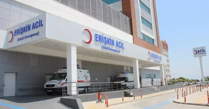 Kar maskesi takıp bıçakla saldırdı! Çocuk başından ağır yaralandı