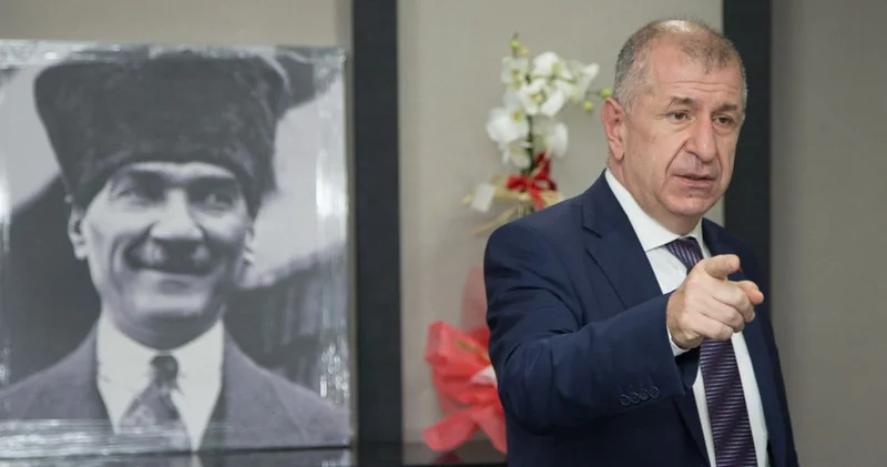 Özdağ: Mangal partisi yapar gibi 30 tane tüfeği yakarak bırakılmaz!