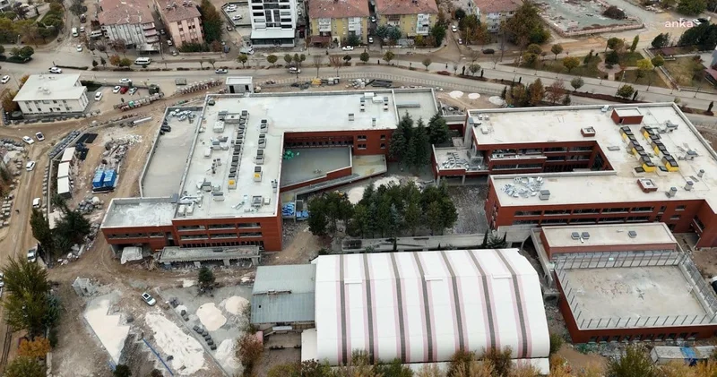 CHP den İBB nin Elazığ da yaptırdığı okulu ziyaret etti