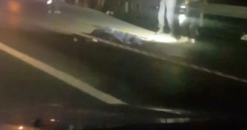 Korkunç kaza: Otomobil çarptı, üzerinden birçok araç geçti