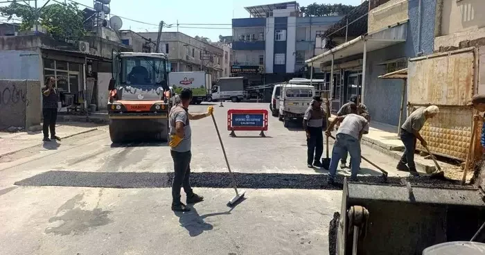 Akdeniz’in sokaklarında yenileme ve düzenleme çalışmaları sürüyor