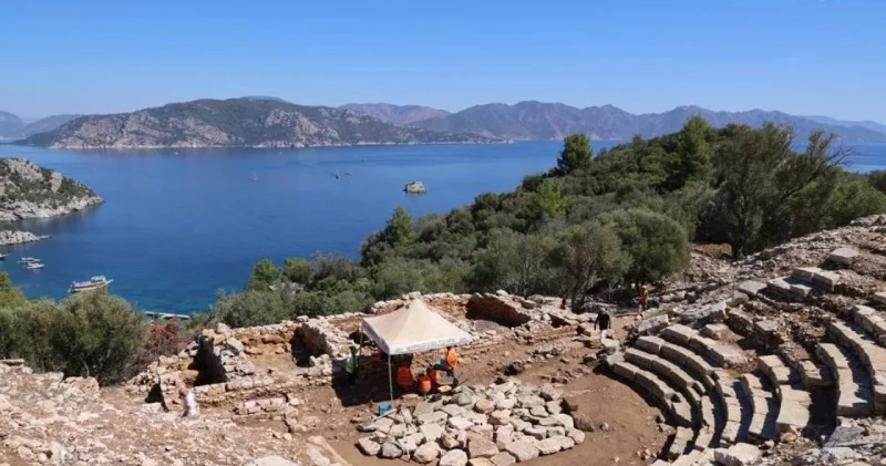 Marmaris Amos un antik tiyatrosundaki kazılar devam ediyor