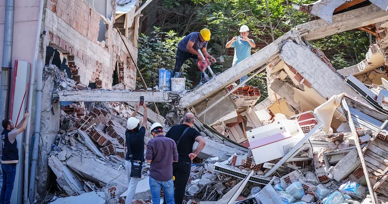 AFAD dan Balıkesir deki deprem sonrası çalışmalara ilişkin açıklama