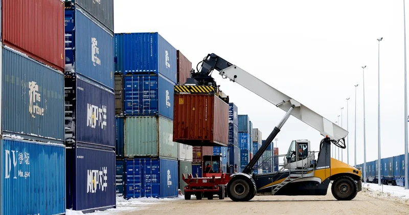 Türkiye nin komşularına ihracatı 15,6 milyar dolara yaklaştı
