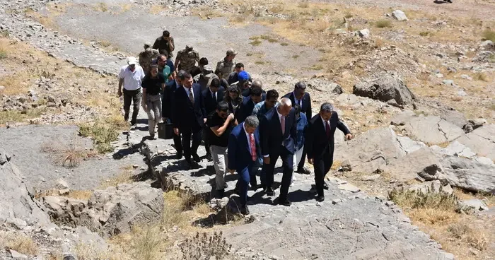 Kültür ve Turizm Bakanı Ersoy, Cudi Dağı Sefine bölgesinde incelemelerde bulundu