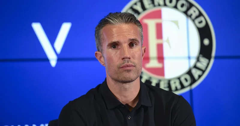 Feyenoord Teknik Direktörü Robin van Persie: Fenerbahçe ye gelecekte başarılar diliyorum