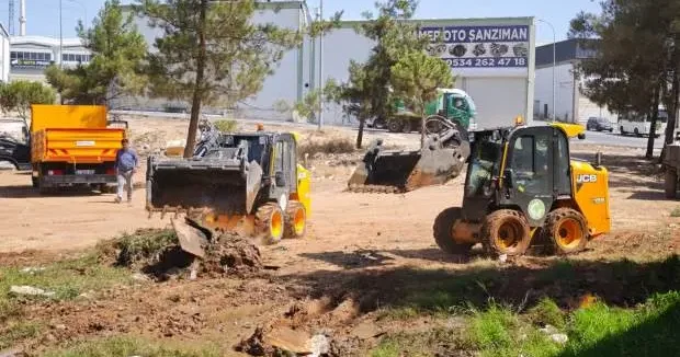 Gaziantep haberleri Gaziantep Büyükşehir den KÜSGET Sanayi Sitesi nde temizlik çalışması 13 Ağustos 2025