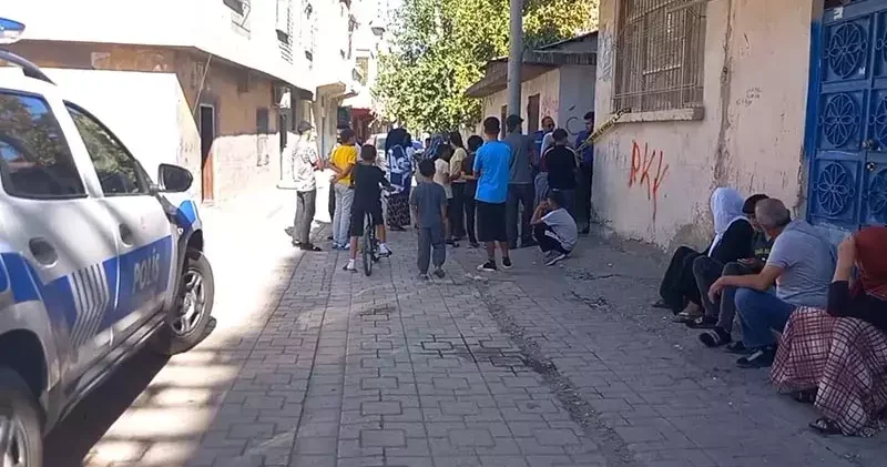 Sokakta yürüyen baba ve 8 yaşındaki kızı, silahlı saldırıda yaralandı