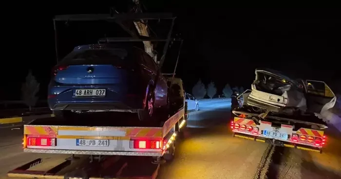 Fethiye’de trafik kazası: 2’si ağır 3 yaralı