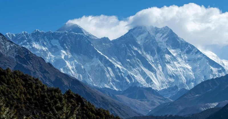 Everest Dağı nda 10 yıl sonra bir ilk