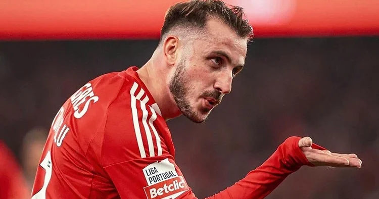 Ve Kerem Aktürkoğlu transferinde işlem tamam! Milli futbolcu Fenerbahçe için İstanbul a geliyor