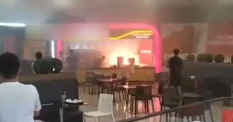 Beylikdüzü ndeki bir AVM de yangın çıktı