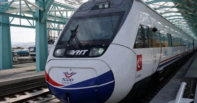 İletişim Başkanlığından Ankara İzmir YHT Hattı paylaşımı: 14 saat olan seyahat süresi 3,5 saate düşecek Gündem Haberleri