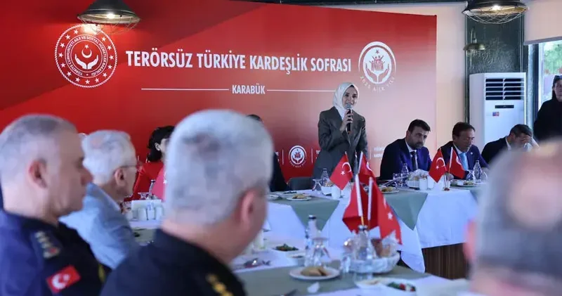 Bakan Göktaş, Terörsüz Türkiye Kardeşlik Sofrası nda Karabüklülerle buluştu