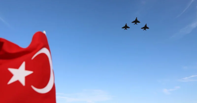 Sakarya Zaferi nin 104. yılında Dua Tepe de selamlama uçuşu