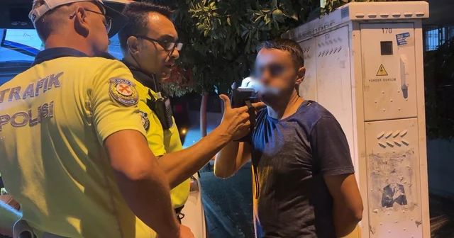 Alkollü ve ehliyetsiz sürücünün kullandığı otomobil, 3 araca çarptı Aydın Haberleri