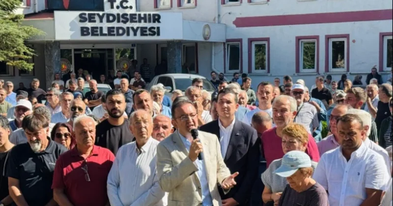 Başkan CHP’den AKP’ye geçmişti: Belediye önünde eylem Sözcü Gazetesi