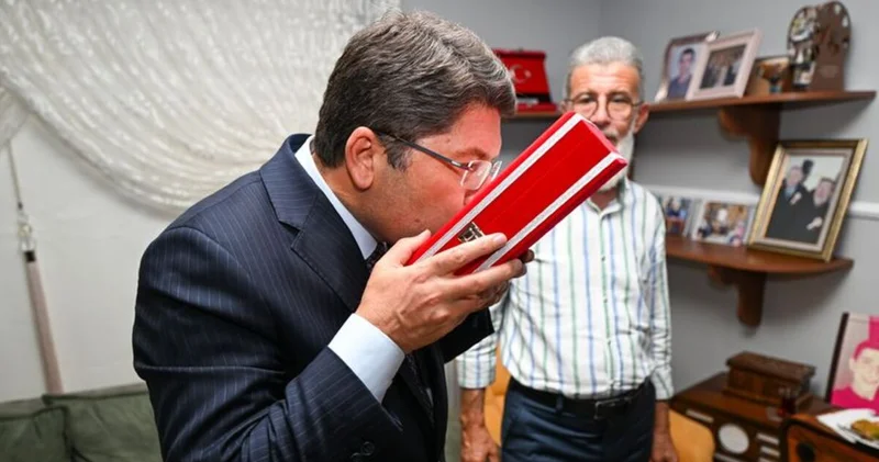 Adalet Bakanı Tunç, Şehit Astsubay Deniz Göçkünün ailesine ziyarette bulundu