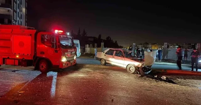 Karşı şeride geçip iki otomobile daha çarptı: Feci kazada ölü ve yaralılar var Mersin Haberleri