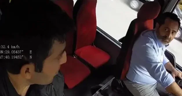 Bursa da otobüs şoförü, engelli vatandaşı yaka paça araçtan attı!