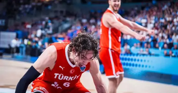 12 Dev Adam ın tarihi hezimeti sonrası Yunanistan da manşetler yanıyor