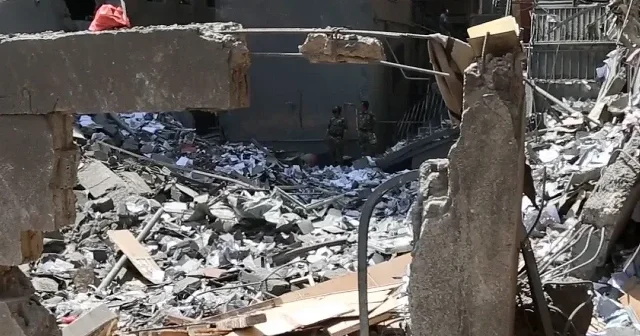 İşgalci İsrail in Yemen e düzenlediği saldırıda çok sayıda bina kullanılmaz hale geldi VİDEO İZLE