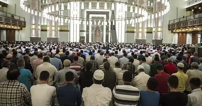 İstanbul da namaz vakitleri: 9 12 Eylül 2025 tarihleri arası detaylı rehber