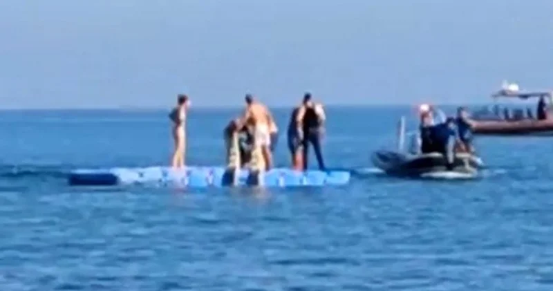 Denizde yüzerken beyin kanaması geçirdi