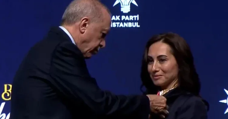 AK Parti ye katılan Özlem Vural Gürzel den ilk açıklama